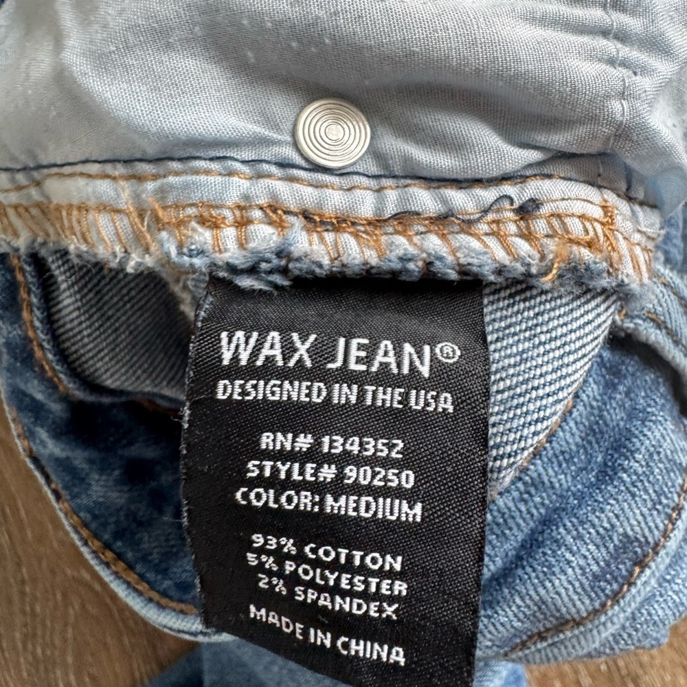 Wax Jeans. Women’s size 7/28. Great stretch! Very cute jeans. - Picture 5 of 7